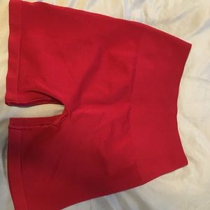 ON HOLD FOR TRADE DO NOT PURCHASE ❤️❤️❤️❤️alphalete amplify shorts